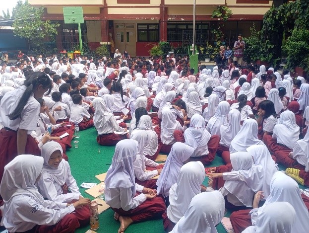 Wisata LiterAsyik Ke SDN Klender 22